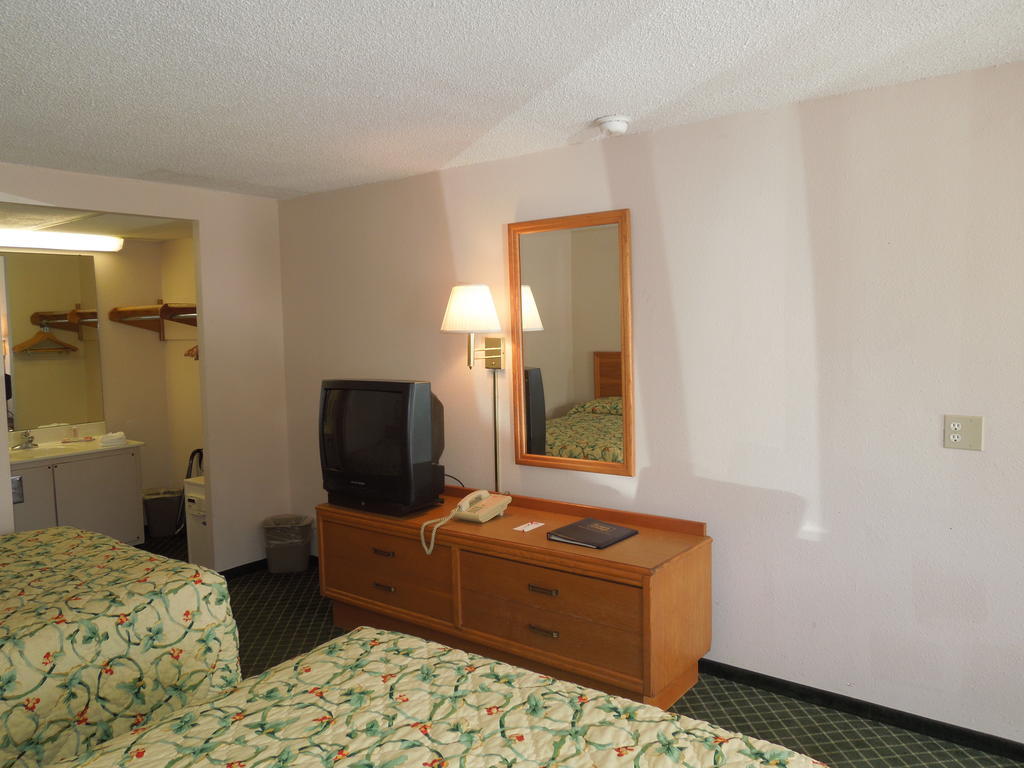 Knights Inn Elyria Esterno foto